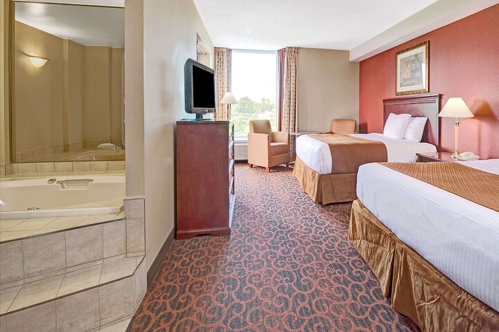 Room 15 of 36