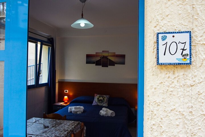 Hotel 3 of 120