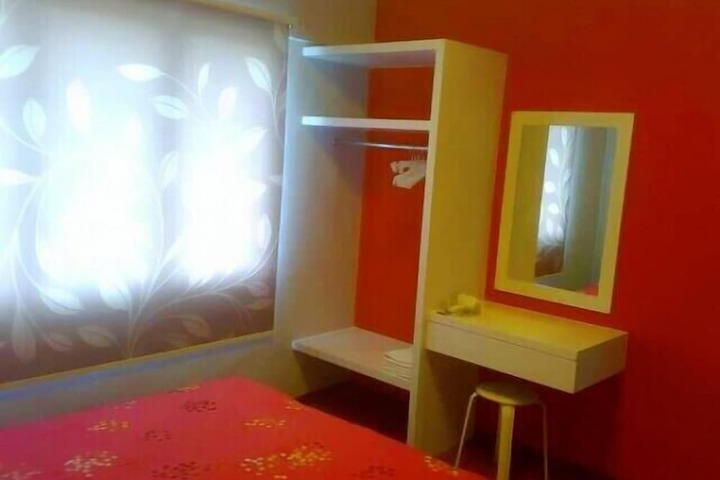 Room 8 of 35