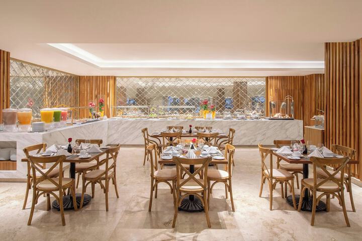 Dining 63 of 164