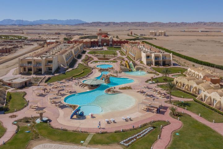 Pool Hotel