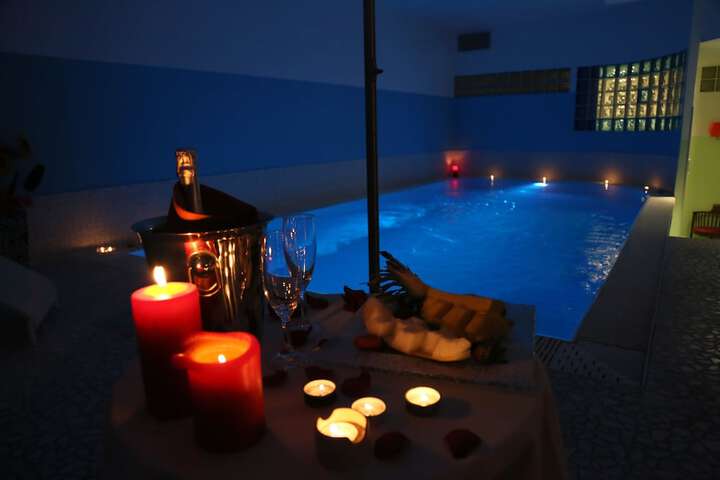 Hotel Pool