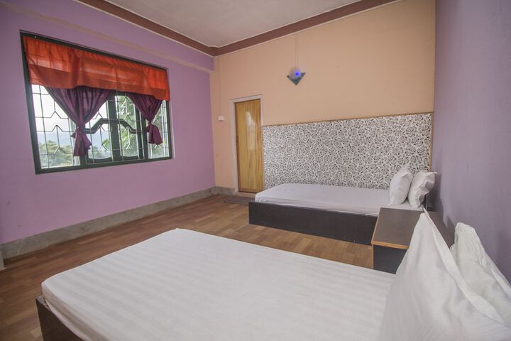 Room 9 of 13