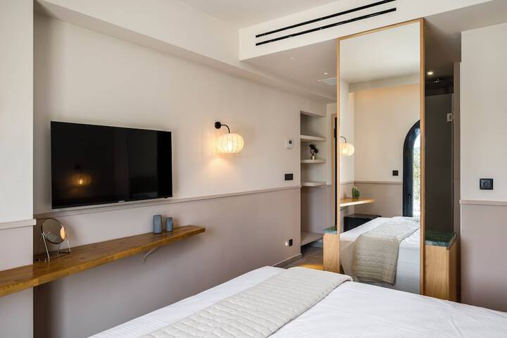 Room 9 of 50