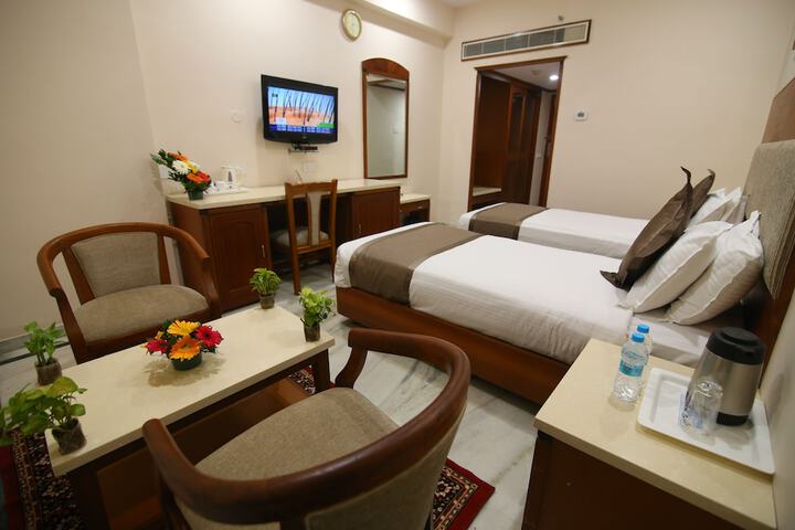 Room 3 of 12