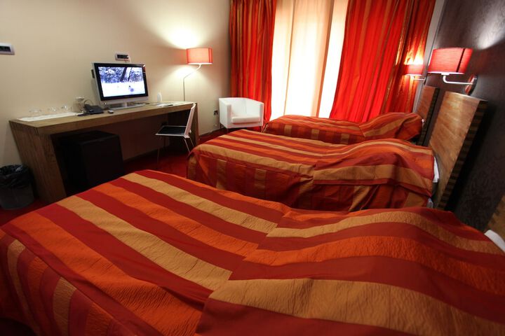 Room 6 of 67