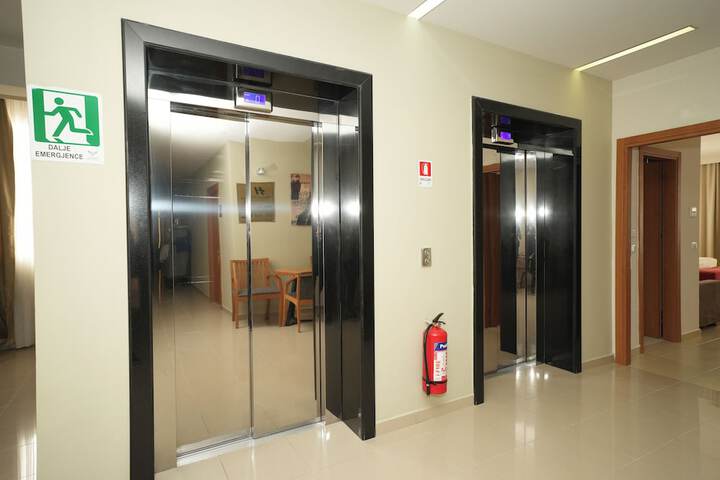 Room 34 of 61