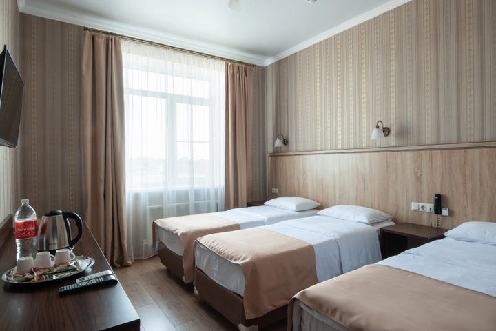 Room 27 of 40