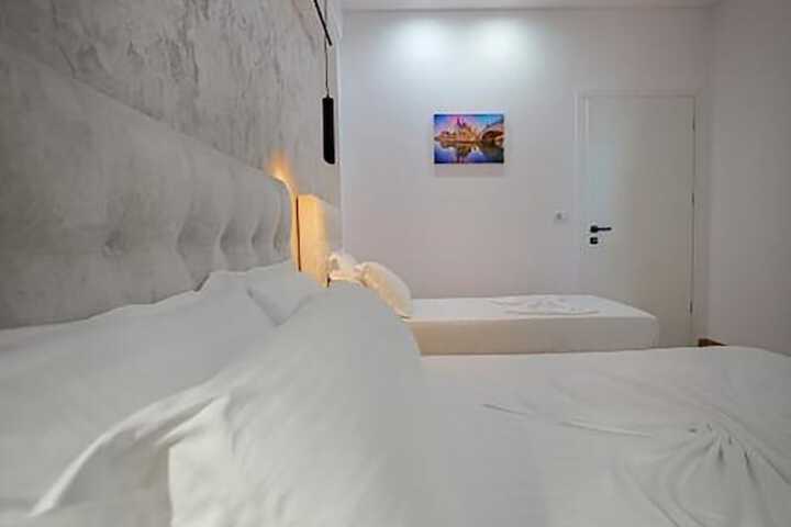 Room 29 of 141