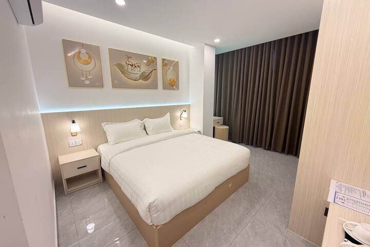 Room 14 of 68