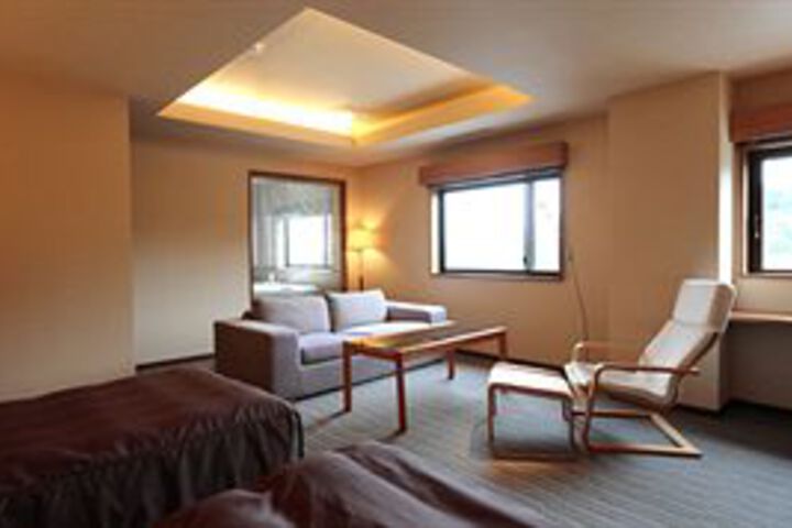 Room 32 of 50