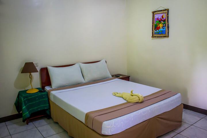 Room 8 of 42