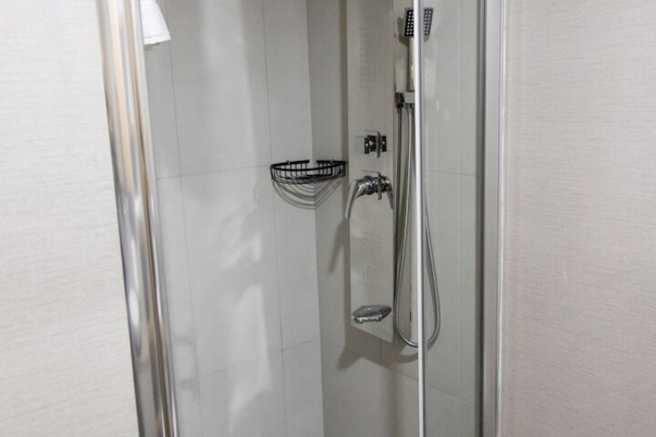 Room 19 of 46