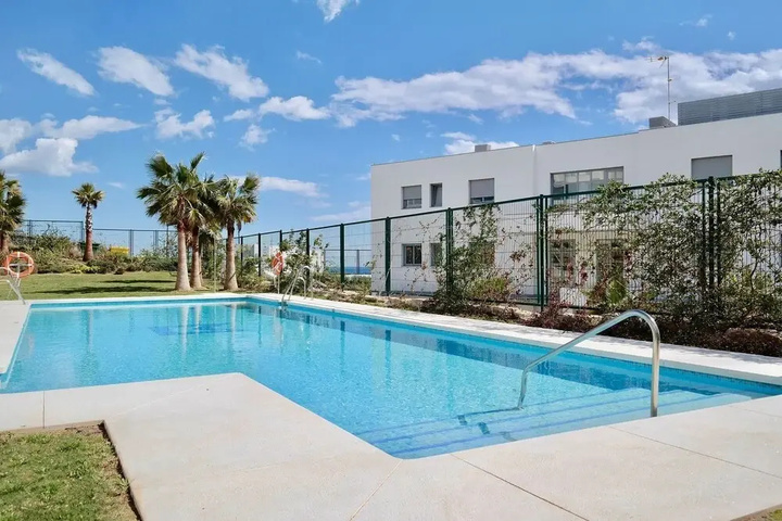 Pool 10 of 12