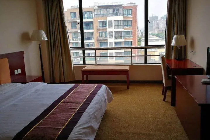 Room 2 of 9