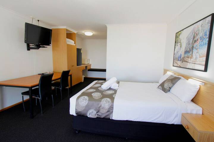 Room 4 of 60