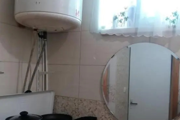 Room 5 of 10