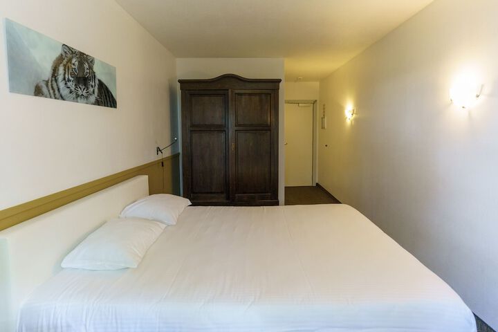 Room 14 of 43