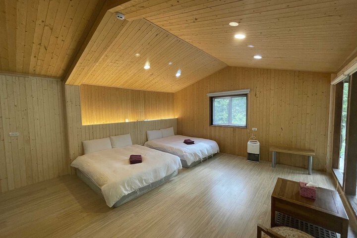 Room 25 of 51