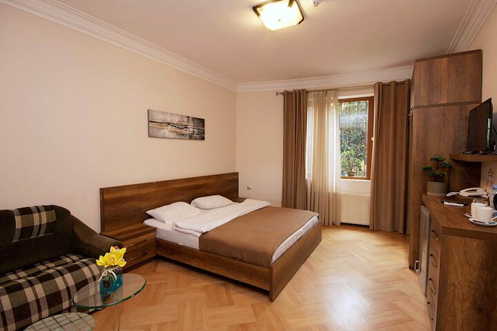 Room 7 of 46
