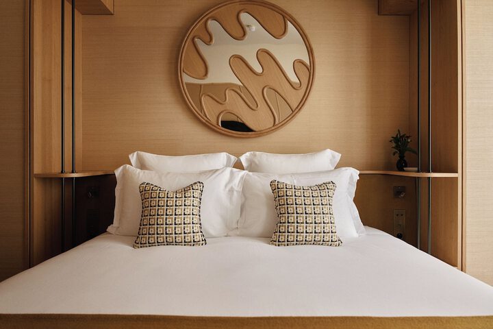 Room 14 of 71