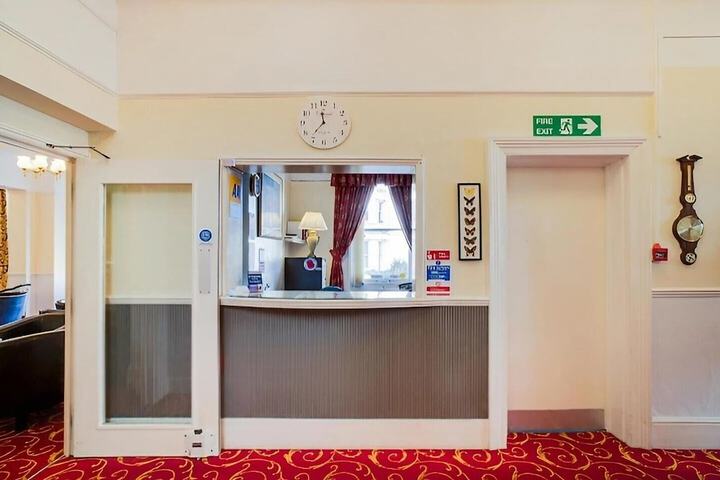Guest Lobby