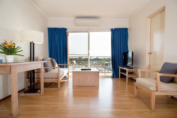 Room 13 of 48