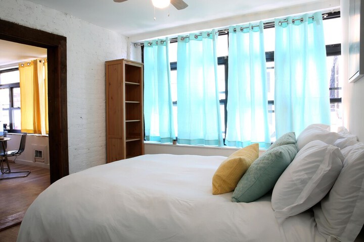 Room 2 of 9