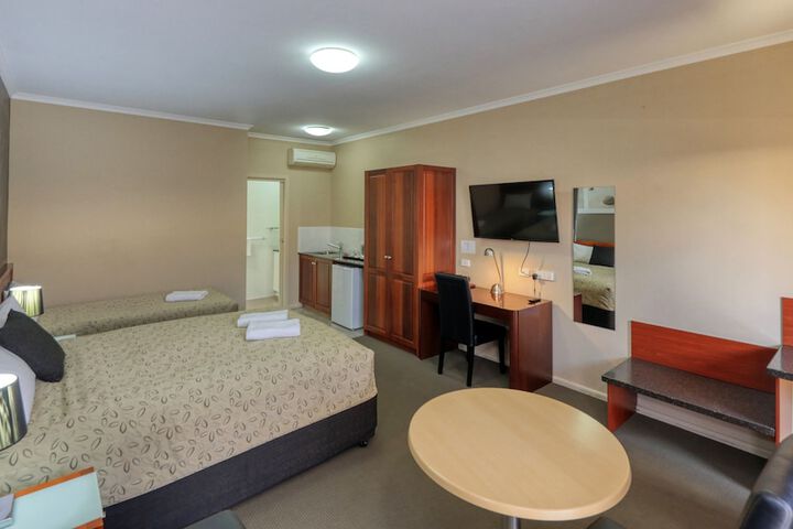 Room 4 of 34
