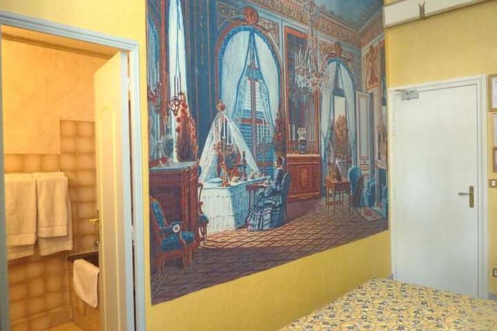 Room 6 of 46