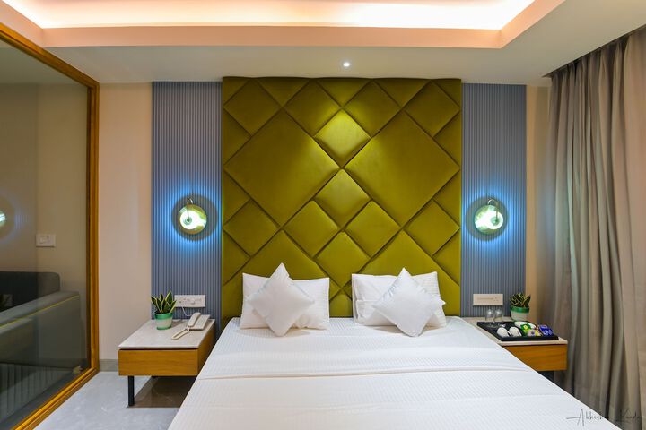 Room 13 of 24