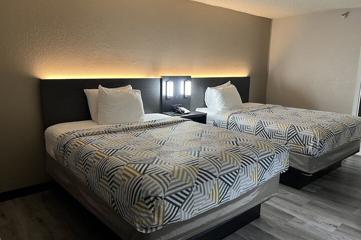 Room 43 of 84