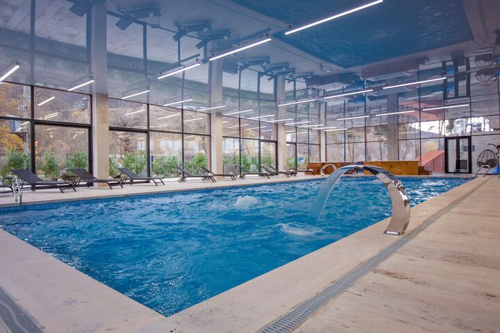 Pool 33 of 68