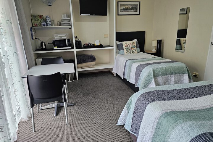 Room 17 of 39