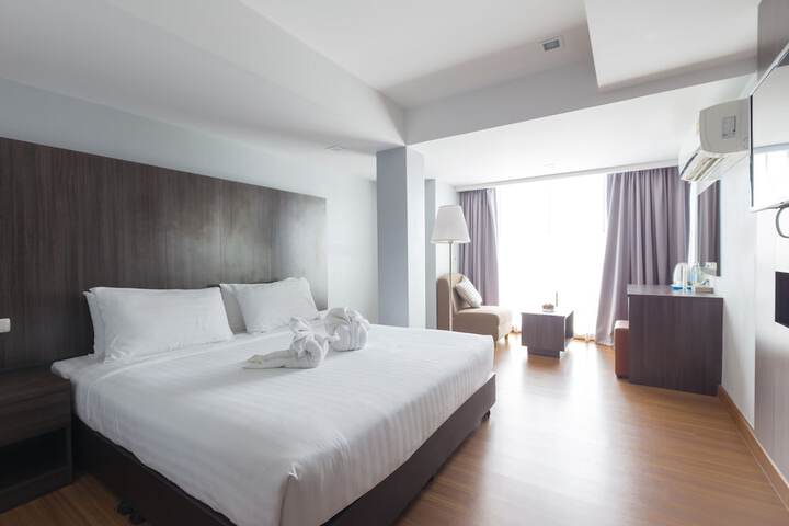 Room 5 of 37