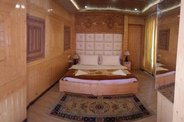 Room 3 of 6