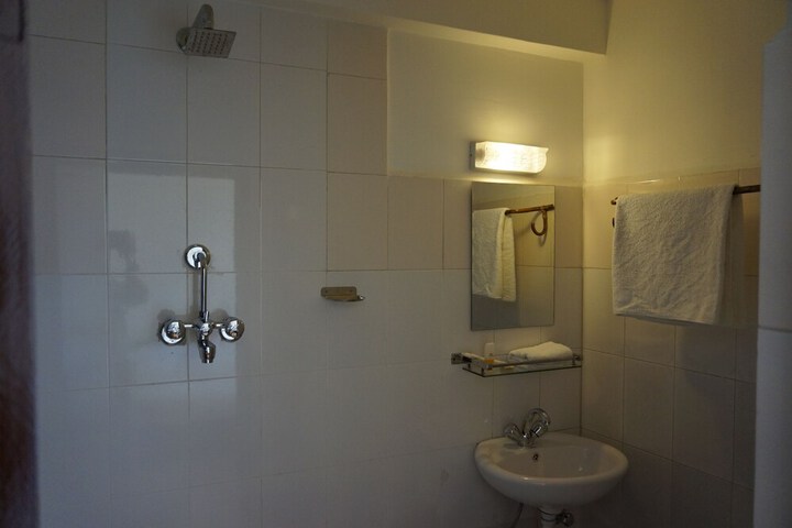 Room 28 of 71