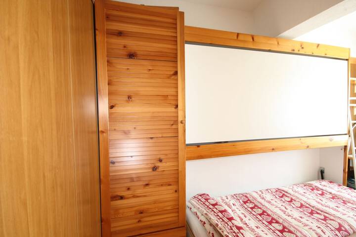 Room 5 of 61
