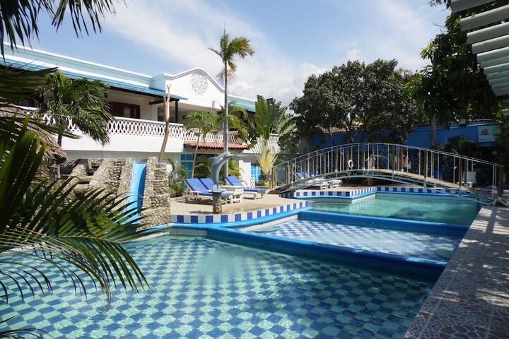 Hotel Pool