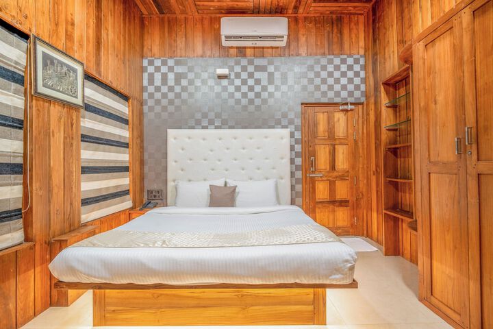 Room 8 of 85