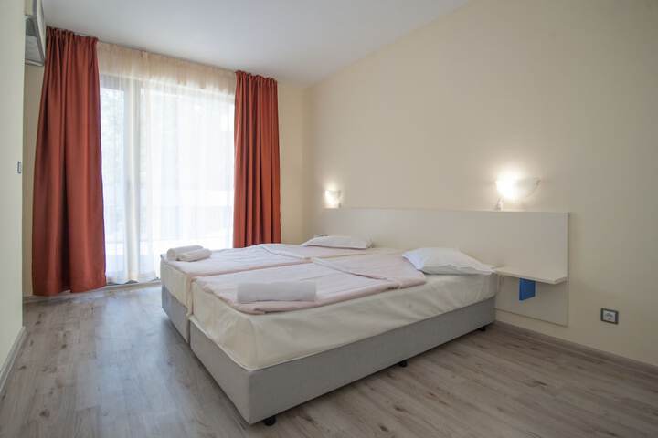 Room 9 of 40