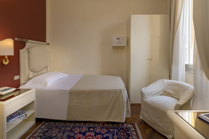 Room 5 of 31
