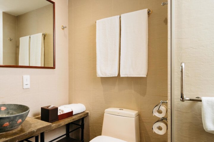 Room 32 of 44