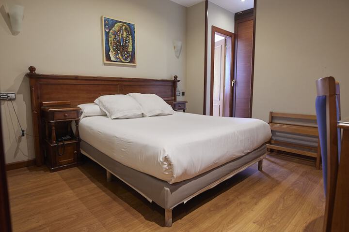 Room 27 of 85