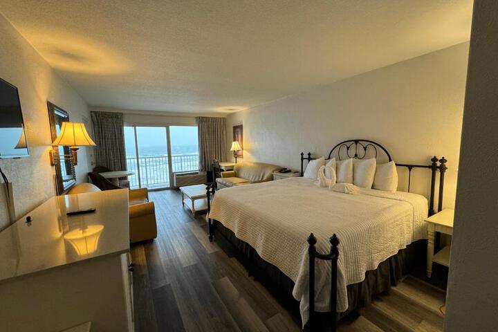 City Room 1 King Bed City View (10 of 14)