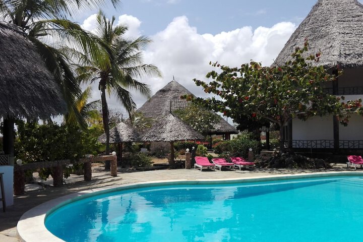Pools & Facilities