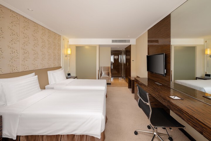 Room 13 of 72