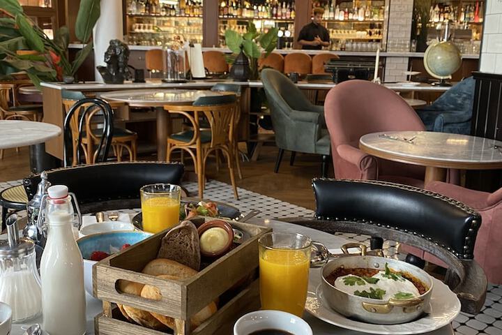 Breakfast/Coffee Service 47 of 61