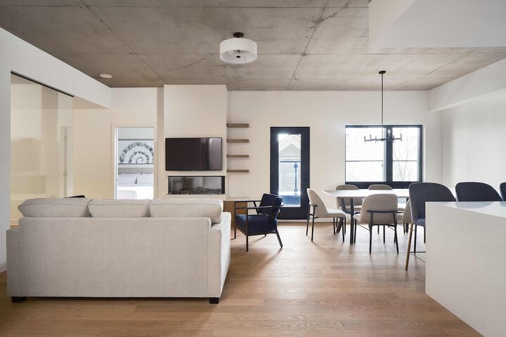 209 2nd Floor Studio Murphy Queen Bed with Balcony (14 of 95)