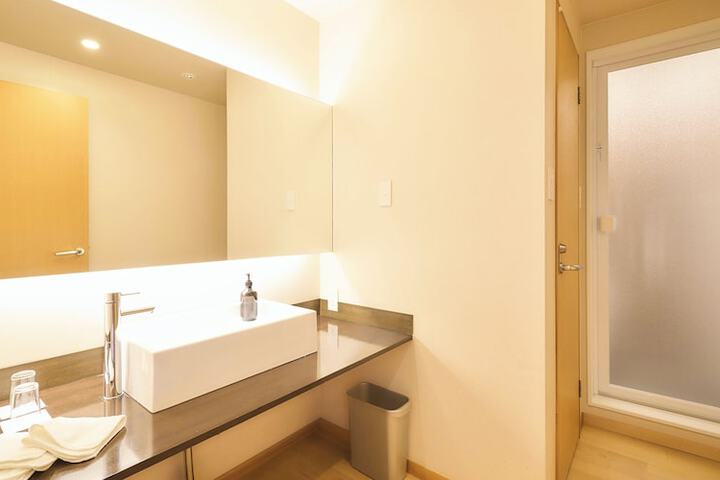 Room 14 of 178